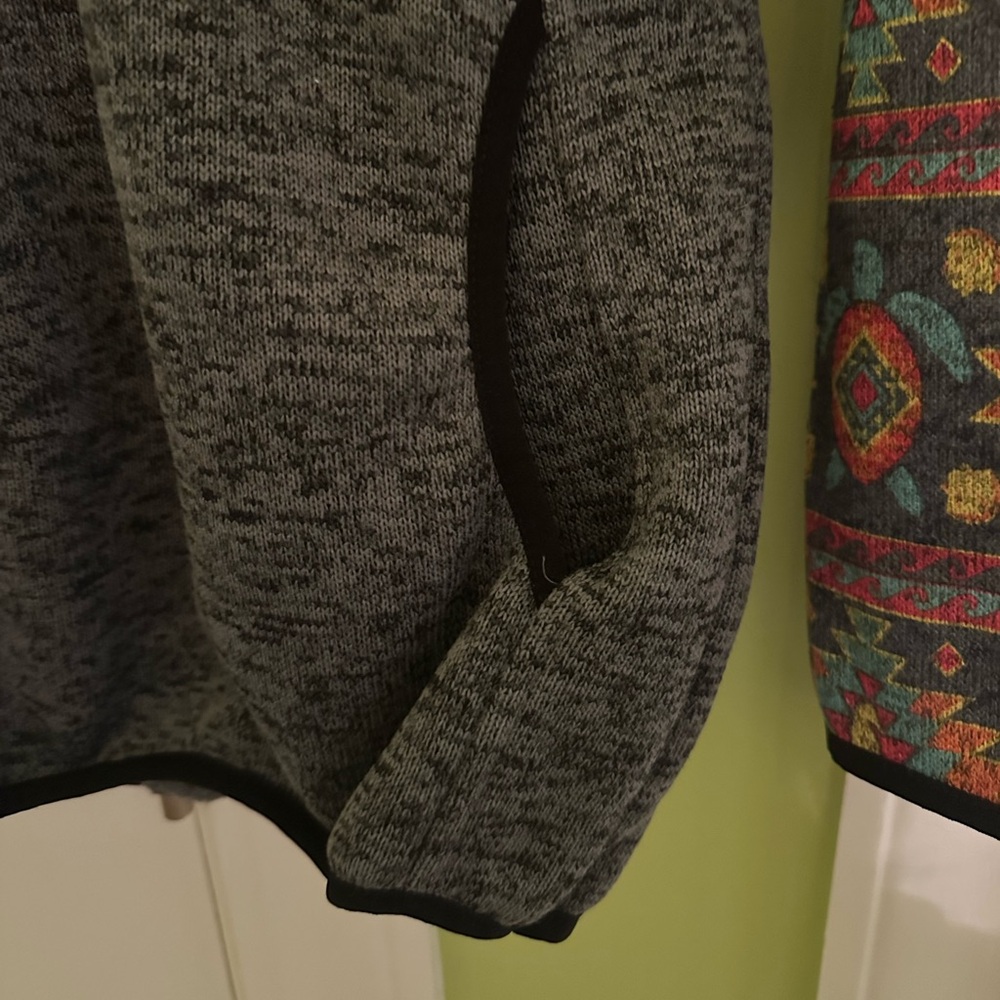Simply Southern Pullover Sweater Turtle Pattern Size Small - Picture 7 of 10